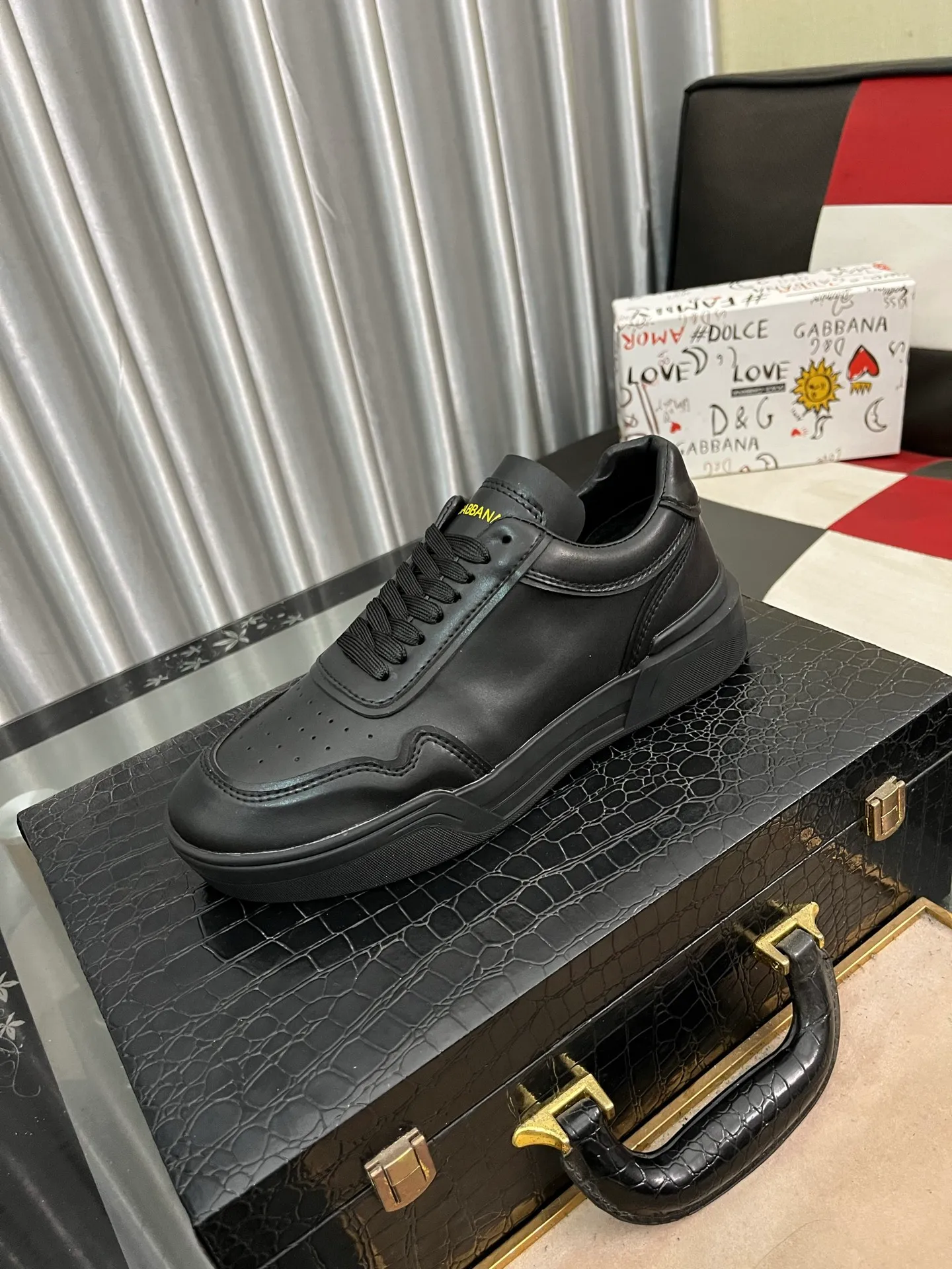 Men's shoes 💰480⌚️⌚️【DG～】Couple casual shoes 2025z cabinet simultaneous sale 🔶Size: 35-46, 🔜The upper is made of multi-material splicing ➕Genuine leather lining, comfortable and breathable, sole: original comfortable and wear-resistant outsole, ⚠️The real thing📱Photographed🎬The real thing is better📢📢📢